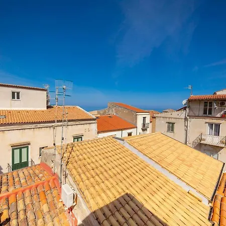 A Lampara Cefalu